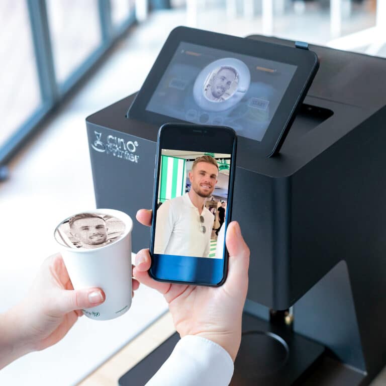 Coffee printer printing a photo onto a drink
